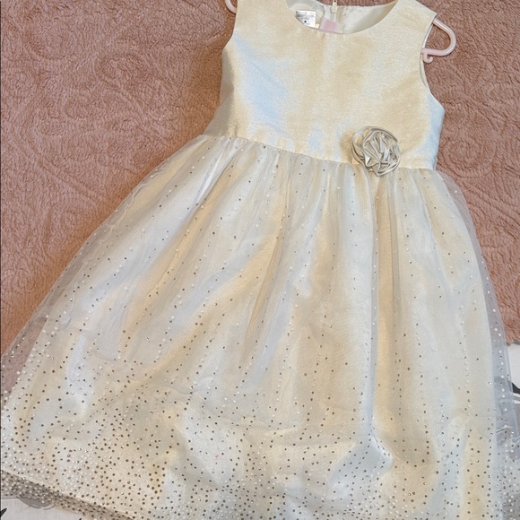 Charming Cream Kids Dress with Floral Detail. - Picture 6 of 6